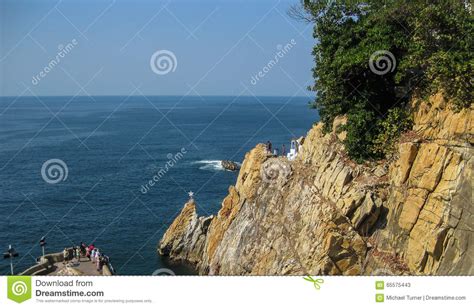Cliff Divers Stock Image Image Of Courage High Acapulco