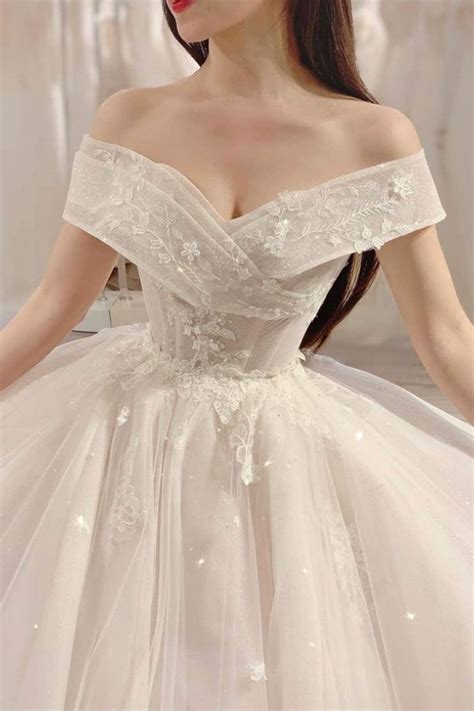 Wedding Dresses Lace Vintage With Sleeves Ball Gowns With Capes