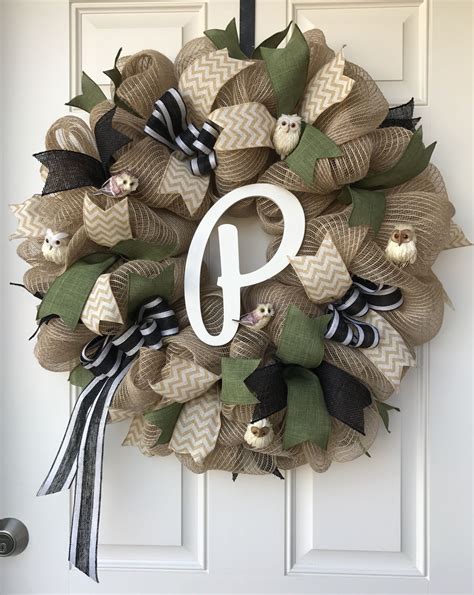 Pin by BumbleBee Wreaths on BumbleBee Wreaths | Owl wreaths, Burlap wreath, Handmade wreaths
