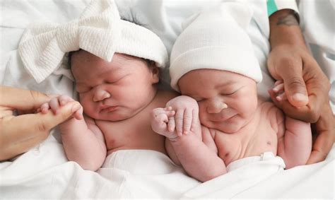 The Story Of These Twins Who Were Born In Different Years Breaking Latest News