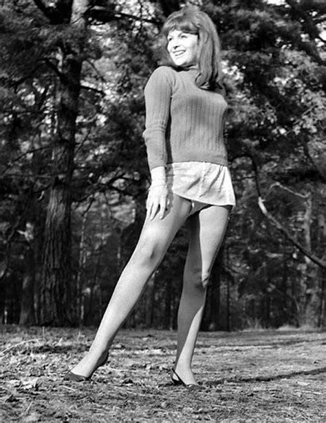 Pin On I Love Girls Of The 60s And 70s