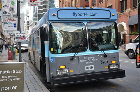 Shuttle Buses From Union Station To Billy Bishop Toronto Flickr