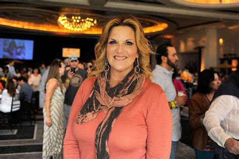 Scopri ricette, idee per la casa, consigli di stile e altre idee da provare. Trisha Yearwood Christmas Bell Cookies/Foodnetwork ...