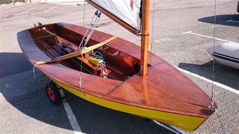 Solo Sailing Dinghy Early Wooden Boat In Excellent Original Condition