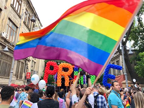 Gay Pride La Marche Des Fiert S Lgbt Aura Lieu Le Juin