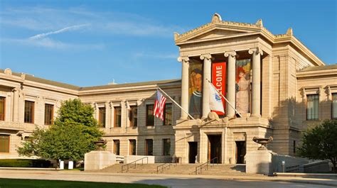 What Is The Largest Fine Arts Museum Us?