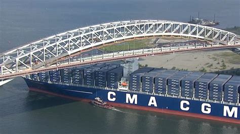 Video Biggest Cargo Ship Yet Passes Under Bayonne Bridge Abc7 New York