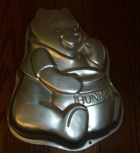 Wilton Winnie The Pooh And His Honey Pot Aluminum Cake Pan 1995 2105 3000 Ebay