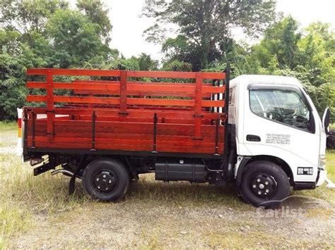 We provide fast and easy services such as lorry transport, professional house moving and office moving we are plumber, our pipe length 20 feet, we always book 10 ton lorry to carry. Hino 300 Series 2016 4.0 in Selangor Manual Lorry White ...