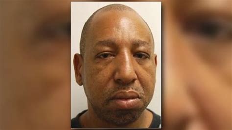 wanted convicted sex offender turns himself in to va beach police