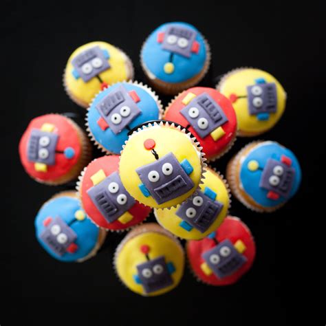 Pin By Allie Veil On Creative Cakes Robot Cupcakes Robot Birthday Party Cupcake Diaries