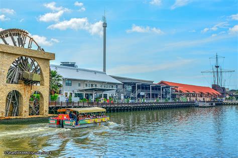 Tour melaka and its historic districts to discover a mix of historical and modern attractions, such as theme parks, museums, shopping malls, and entertainment centers. Melaka River - Malacca City Attractions