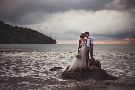Best wedding resorts in costa rica. Real Wedding - Sheri & Sean at Tulemar, Manuel Antonio ...