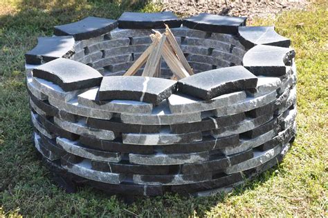 10 Best Outdoor Fire Pit Ideas To Diy Or Buy In Ground Stone Fire Pit