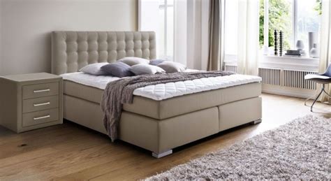 Welches bett bei rückenschmerzen limegreen at. Boxspringbett oder normales Bett? Welches sichert den ...