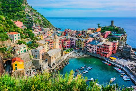The Best Way To Explore Cinque Terre Italy Is From Vernazza By Boat