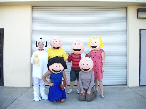 Peanuts Halloween Costumes We Made The Heads From Large Balloons
