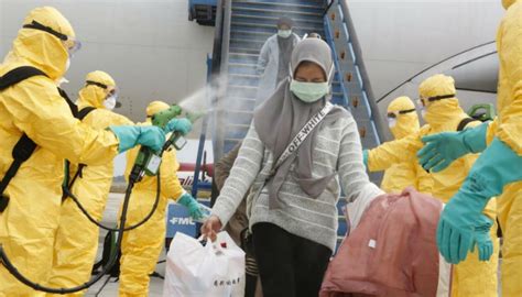 As of last evening, the ministry reported three new cases of the virus, bringing up the total number of cases to seven. Coronavirus: Evacuated Indonesian travellers sprayed down ...