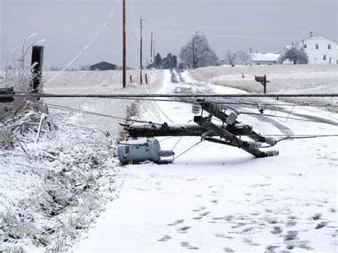 Heavy snow, freezing temps, damaging winds expected across MI