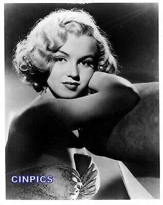 Marilyn Monroe Pinup Beautiful Glamour Pose X Nice Copy Photo