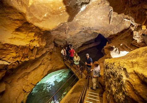 Jenolan Caves Blue Mountains Guided Tours Accommodation And Bushwalks