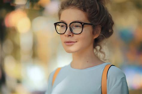 how to tell if your glasses fit properly fashion designer