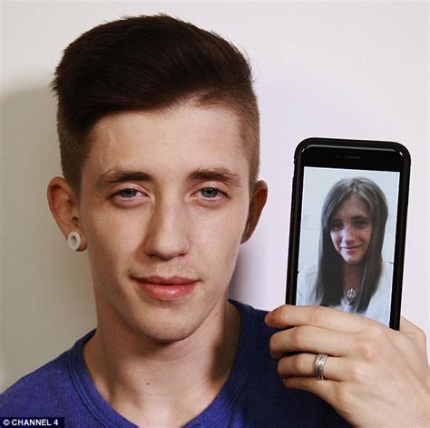 C4s Girls To Mens Transgender Stars Share Pictures Of Themselves Before Transition Daily