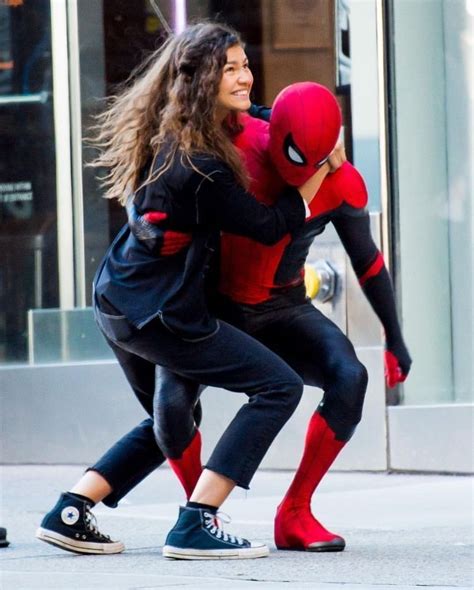 Tom holland and zendaya were seen kissing in los angeles, potentially confirming a relationship. Pin by LiloStudiesTooMuch on Spider Man | Tom holland ...