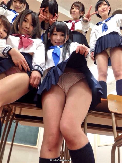 Japanese Students Upskirt Panties Tease Pizzaman333
