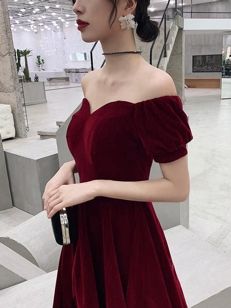 Wine Red Short Velvet Evening Dresses Off Shoulder Prom Dresses