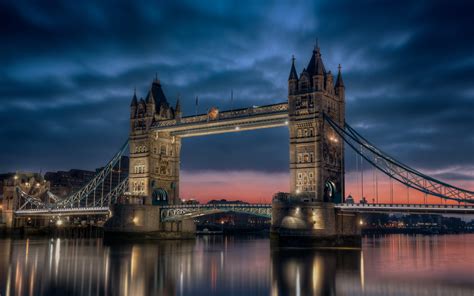 Stunning Hd Wallpaper Of Tower Bridge At Night In London