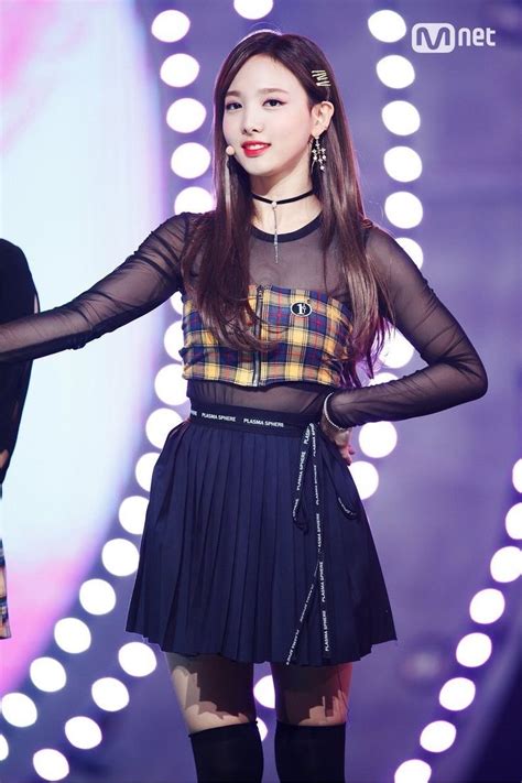 Pin By Lulamulala On Twice Nayeon Kpop Outfits Stage Outfits Nayeon