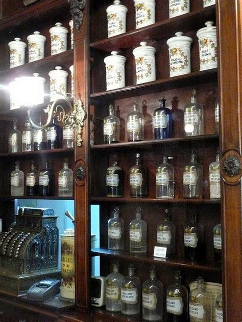 Pharmacie à Barcelona Apothecary Cabinet Apothecary Bottles Old