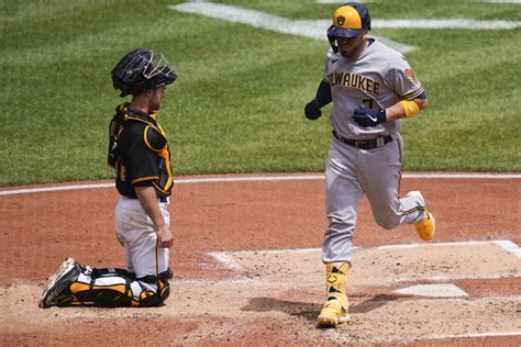Pirates Rally By Scuffling Brewers Once Again In 5 4 Win News Sports Jobs The Mining Gazette