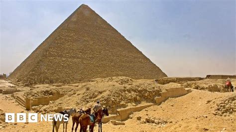 Egypt Investigates Pyramid Nude Photo Shoot