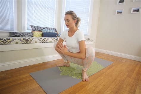 Tight Hips Try These 7 Yoga Poses For Tight Hip Flexors And Psoas Release [with Photos] Brett