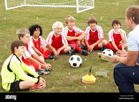 Coach Smiling Football Hi Res Stock Photography And Images Alamy