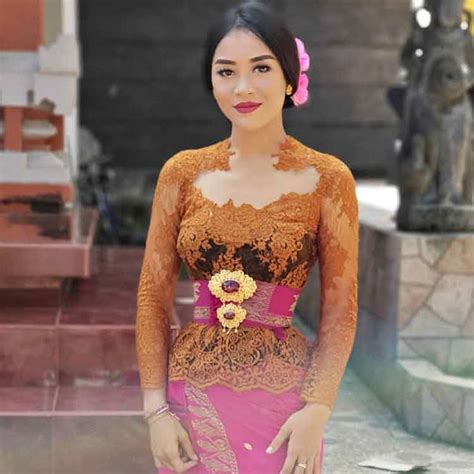 √ 30 Model Kebaya Bali Modern Brokat Kombinasi Terbaru
