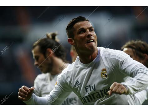 En La Imagen Cristiano Ronaldo Celebra Un Gol Archivo Abc