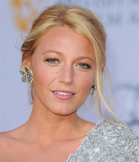 Natural Celebrity Makeup Note How Light And Neutral Eyeshadow Makes Blake Livelys Eye Makeup