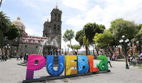 Zocalo is the heart of puebla, with its stunning cathedral, gorgeous gardens with monumental fountain, surrounded by. Top 5 Lugares para Visitar en Puebla este 2018 - Mujeres ...