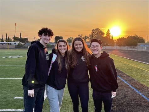 Class Of 2022 Celebrates With Senior Sunrise Panther Prowler The Official Newspaper Of