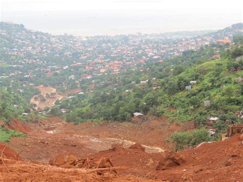 300 Dead 600 Missing In Deadly Sierra Leone Mudslides Los Angeles Times
