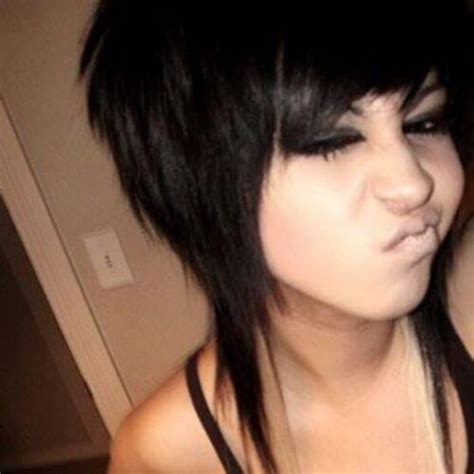 95 Awesome Short Emo Hairstyles For Girls In 2020 Short Scene Hair Emo Haircuts Scene Haircuts