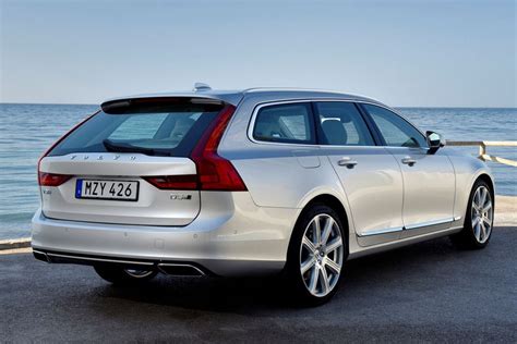 The volvo v90 cross country is a more rugged version of the regular v90 wagon. Volvo V90 T8 Twin Engine AWD Momentum (2017) — Parts & Specs