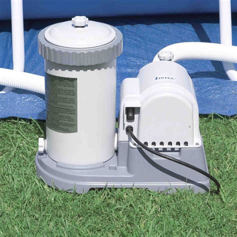 What Every New Pool Owner Must Know About Pool Filters