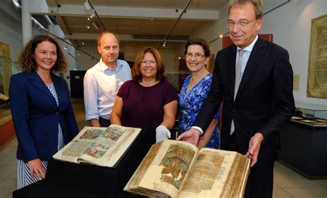 Богослов, инициатор реформации, основоположник одного из гл. Lutherbibeln werden in Ausstellung gezeigt - LokalKlick.eu