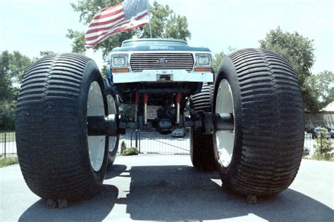 Bigfoot 1 On Tundra Tires Monster Trucks Bigfoot Monster