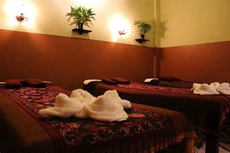 Oil Massage Rooms Beds Custom Built For Comfort Location 1 Picture Of Lemongrass Garden