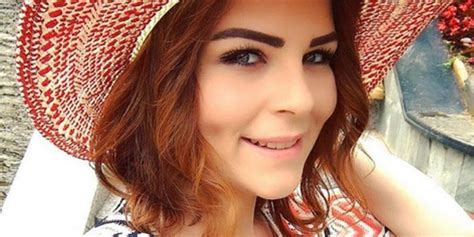 Pelin öztekin 1 ocak 1987 yılında i̇zmir'de dünyaya geldi. Who is Pelin Oztekin dating? Pelin Oztekin boyfriend, husband